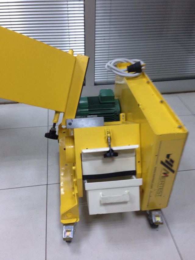Laboratory Type Knife Crusher LB 260