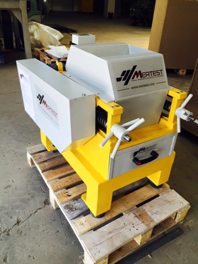 Laboratory Type Roll Crusher LB 250